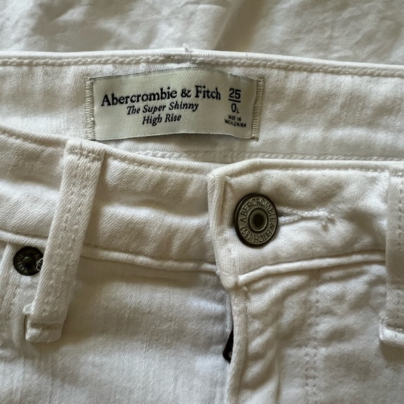 A&F White Super Skinny High Rise Jeans - Picture 6 of 7